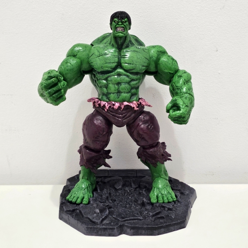 2012 Marvel's The Incredible Hulk figure by Diamond Select Toys.